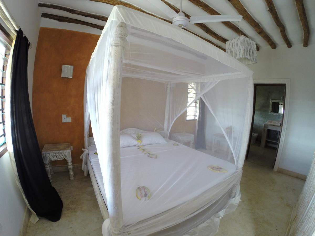 Bed and Breakfast Nyumba Ya Afrika Ватаму Экстерьер фото